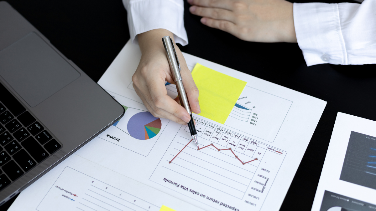 how-track-business-income-and-expenses-online